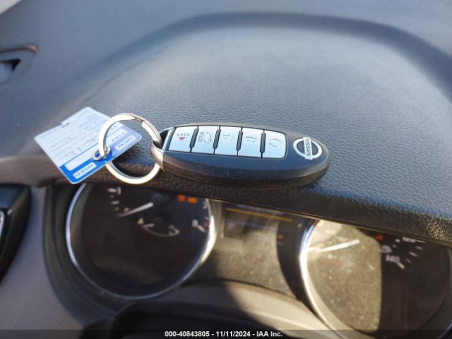 KNMAT2MV1JP587170 Nissan ROGUE SV