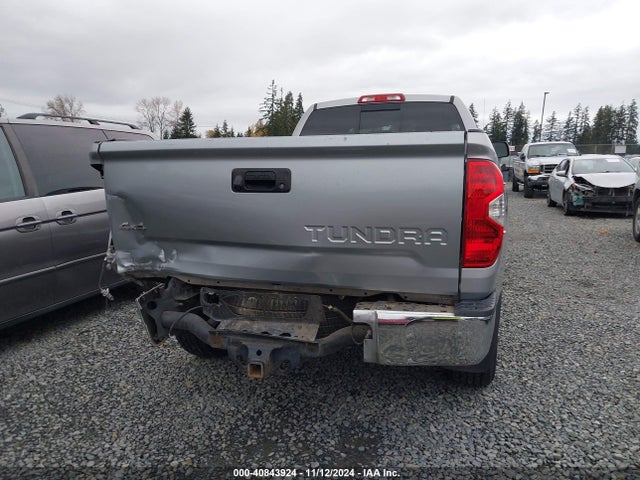 5TFCY5F1XEX017678 Toyota Tundra Sr5 5.7l V8