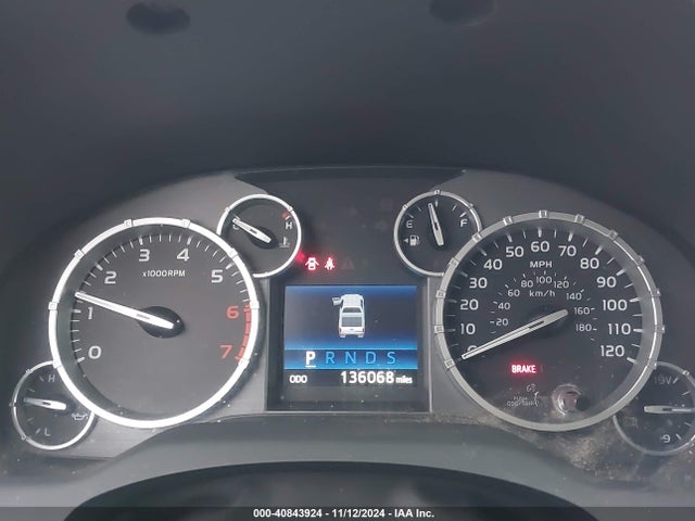 5TFCY5F1XEX017678 Toyota Tundra Sr5 5.7l V8