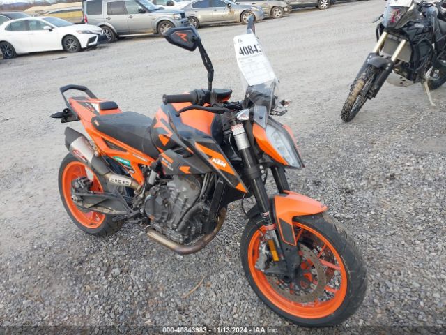 2022 KTM 890 VBKTU9404NM843858
