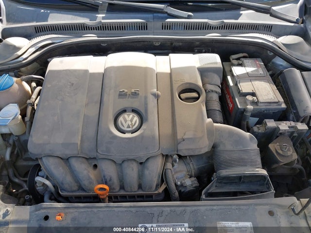 2013 Volkswagen Jetta 2.5l Se მანქანა იყიდება აუქციონზე, vin: 3VWDX7AJ6DM257998, აუქციონის ნომერი: 40844206