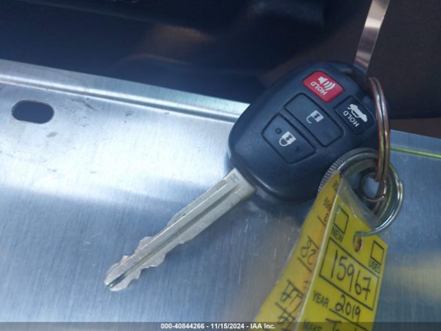 5YFBURHE1KP869104 Toyota COROLLA SE