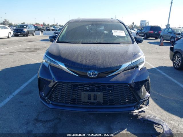 5TDDRKEC8NS100020 Toyota Sienna Xse