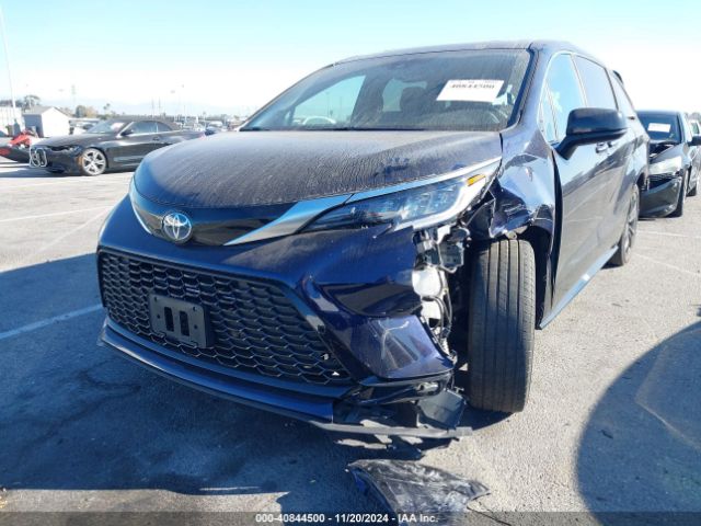 5TDDRKEC8NS100020 Toyota Sienna Xse