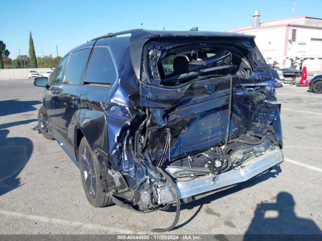 5TDDRKEC8NS100020 Toyota Sienna Xse