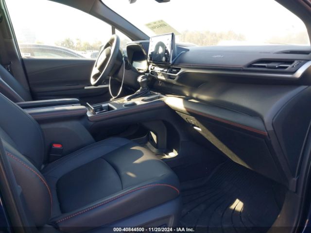 5TDDRKEC8NS100020 Toyota Sienna Xse