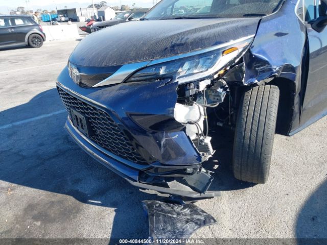 5TDDRKEC8NS100020 Toyota Sienna Xse