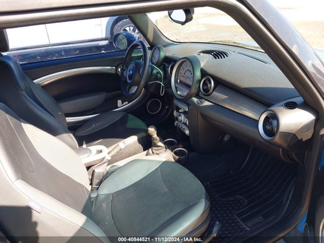 2008 MINI COOPER S WMWMF73508TT91187 Photo 4