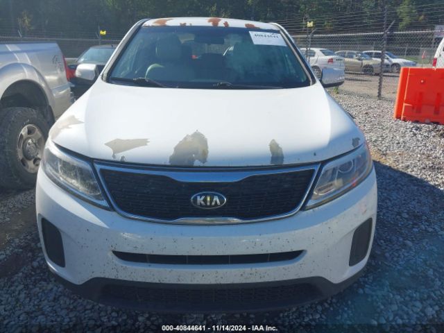 5XYKT3A64FG550552 KIA SORENTO LX