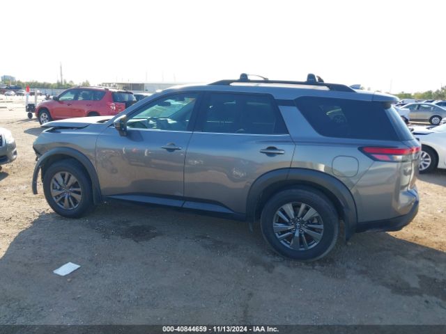5N1DR3BA9NC262390 Nissan Pathfinder Sv 2wd