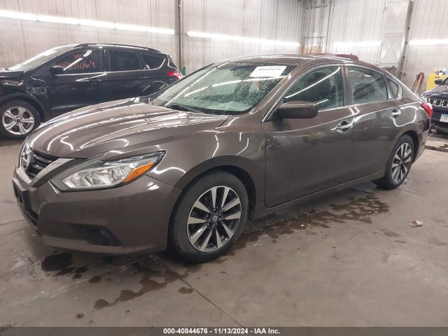 Nissan Altima 2.5 Sv 2017 1N4AL3AP4HC200162 Image 2