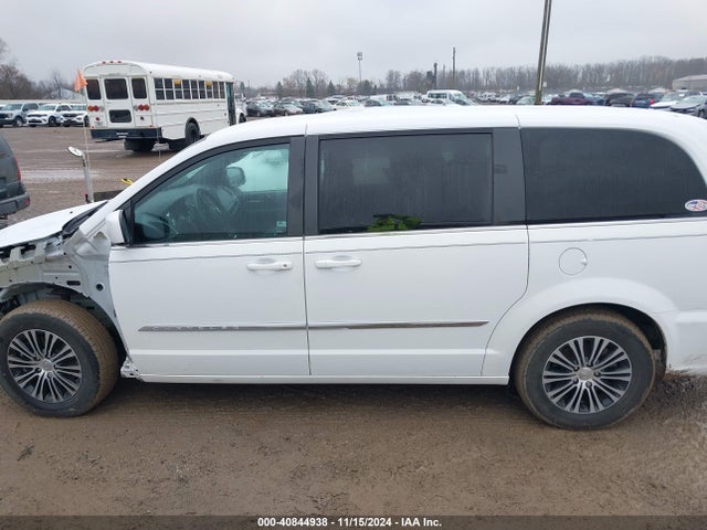 2C4RC1HG6ER177817 Chrysler Town & Country S