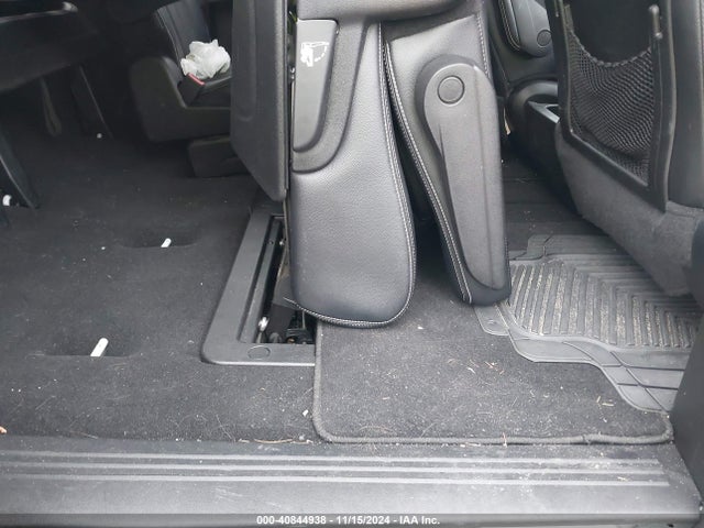 2C4RC1HG6ER177817 Chrysler Town & Country S