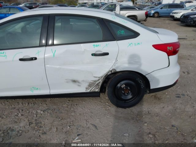 1FADP3E27JL298657 Ford FOCUS S