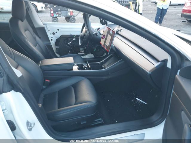 2019 TESLA MODEL 3 5YJ3E1EB6KF211660 Photo 4