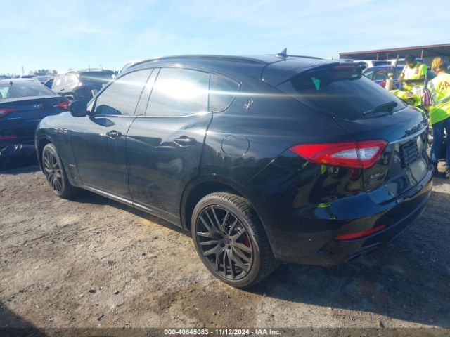 2018 MASERATI LEVANTE ZN661YUSXJX298503 Photo 2