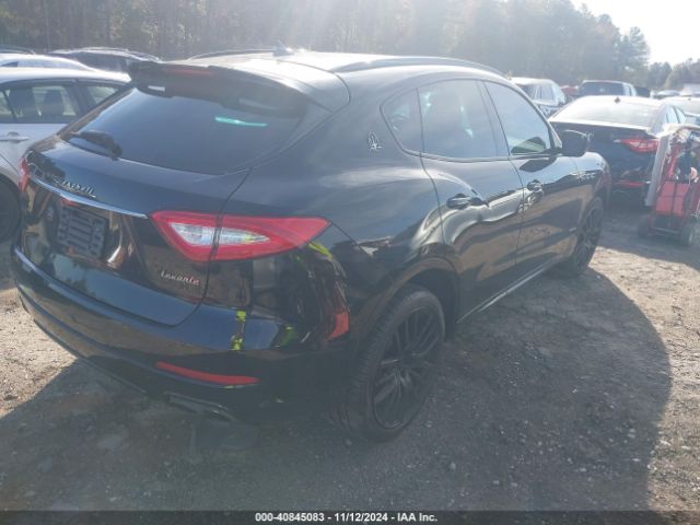 2018 MASERATI LEVANTE ZN661YUSXJX298503 Photo 3