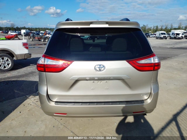 Toyota Sienna Xle 8 Passenger 2017 5TDYZ3DC7HS778769 Image 16