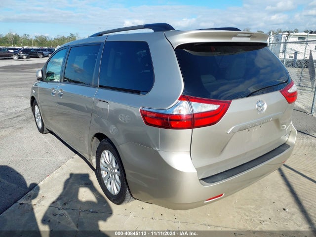 Toyota Sienna Xle 8 Passenger 2017 5TDYZ3DC7HS778769 Image 3