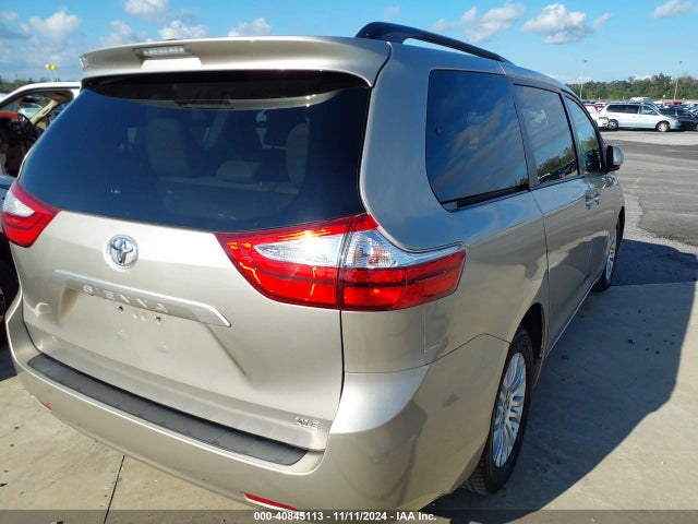 Toyota Sienna Xle 8 Passenger 2017 5TDYZ3DC7HS778769 Image 4