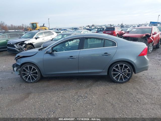 YV1612TK9G2412362 Volvo S60 T5 Premier