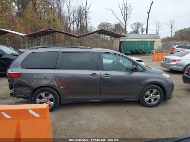5TDKK3DC9FS599933 Toyota Sienna Le 8 Passenger