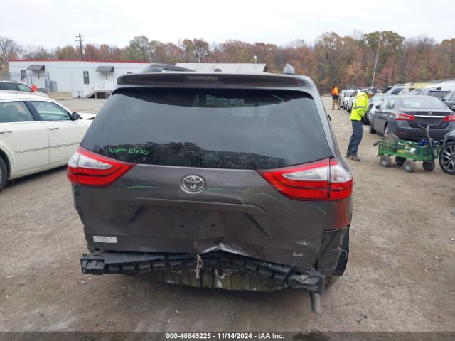 5TDKK3DC9FS599933 Toyota Sienna Le 8 Passenger
