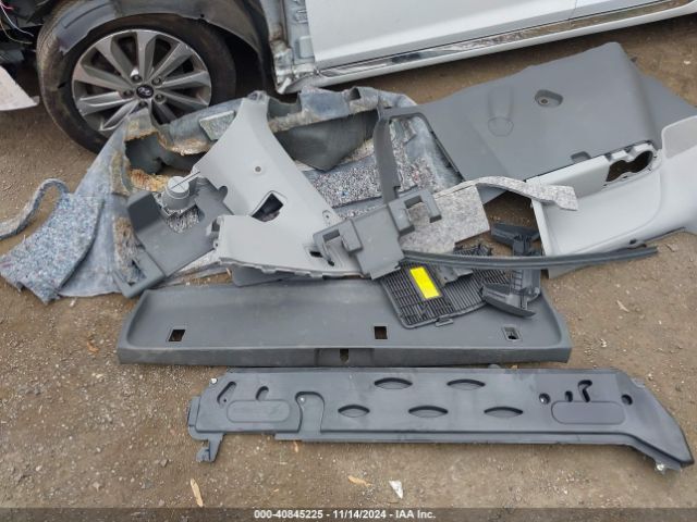5TDKK3DC9FS599933 Toyota Sienna Le 8 Passenger