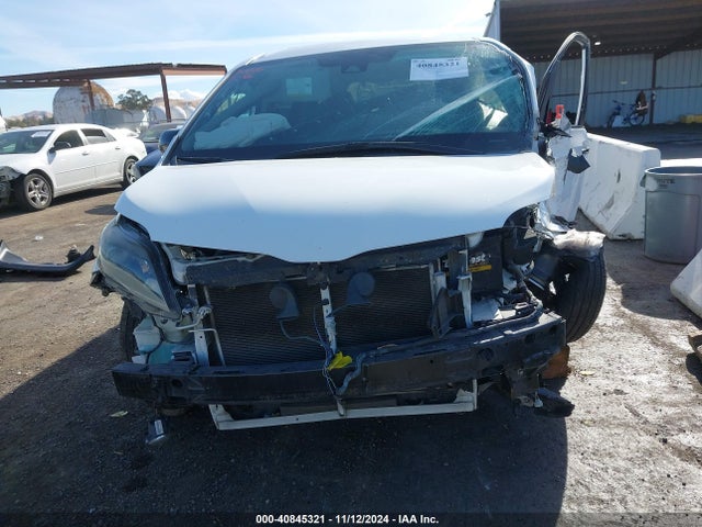 5TDXZ3DC5LS054826 Toyota SIENNA SE