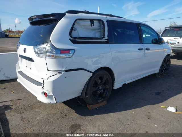 5TDXZ3DC5LS054826 Toyota SIENNA SE
