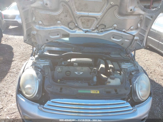 2011 MINI COOPER CLUBMAN WMWZF3C56BTY00718 Photo 9