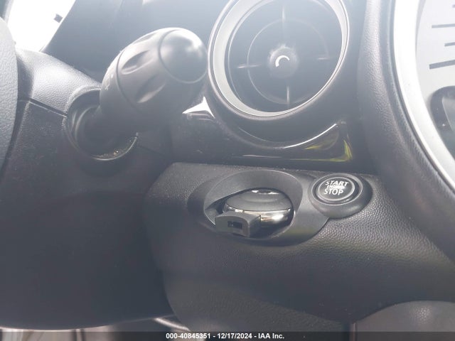 2011 MINI COOPER CLUBMAN WMWZF3C56BTY00718 Photo 10