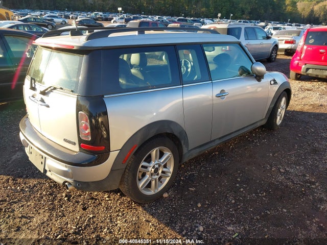 2011 MINI COOPER CLUBMAN WMWZF3C56BTY00718 Photo 3