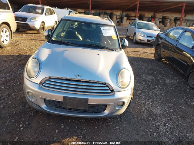 2011 MINI COOPER CLUBMAN WMWZF3C56BTY00718 Photo 5