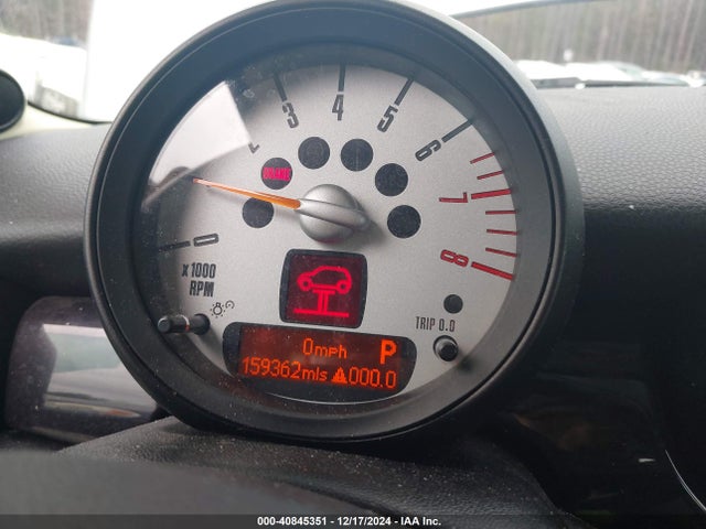 2011 MINI COOPER CLUBMAN WMWZF3C56BTY00718 Photo 6