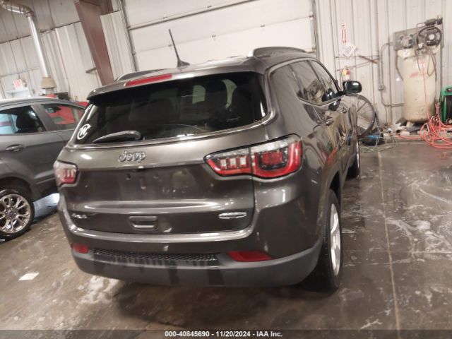 3C4NJDBBXHT640028 Jeep New Compass Latitude 4x4