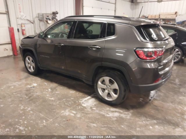 3C4NJDBBXHT640028 Jeep New Compass Latitude 4x4