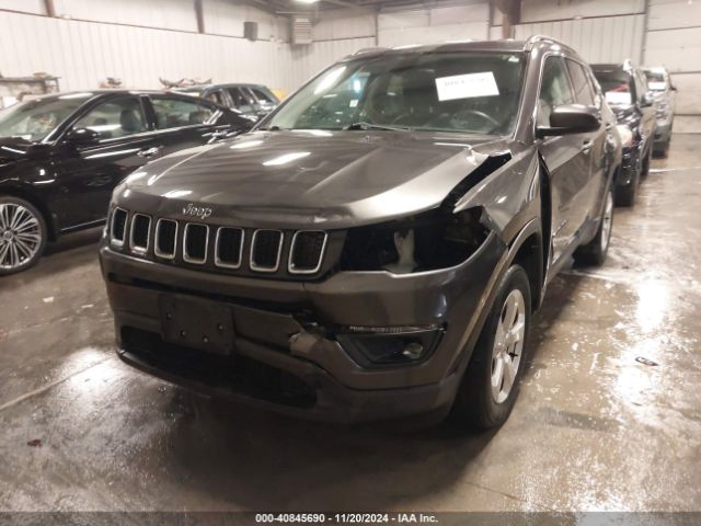 3C4NJDBBXHT640028 Jeep New Compass Latitude 4x4
