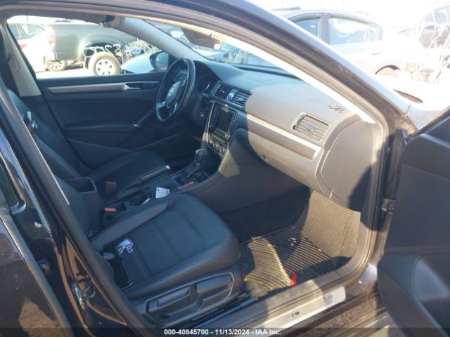 1VWDT7A36HC021632 Volkswagen Passat 1.8t R-line