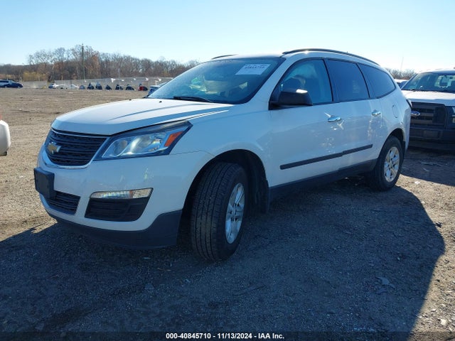 Chevrolet Traverse Ls 2017 1GNKRFED2HJ348702 Image 2