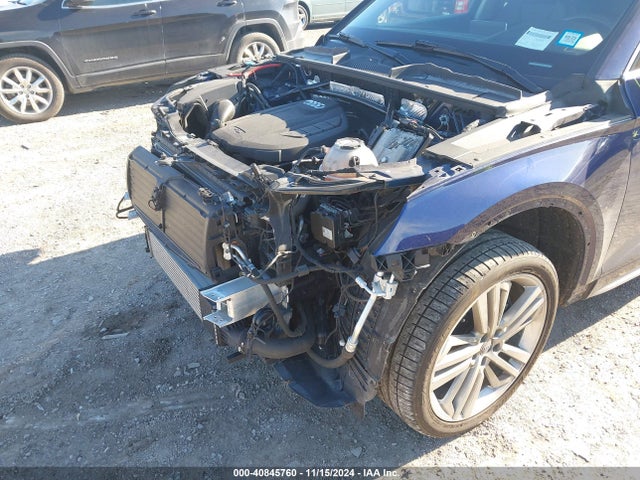 WA1CNAFY7J2073139 Audi Q5 2.0t Premium/2.0t Tech Premium