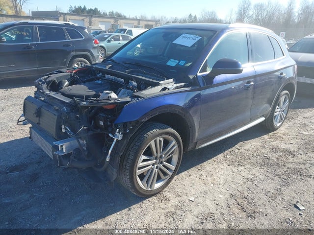 WA1CNAFY7J2073139 Audi Q5 2.0t Premium/2.0t Tech Premium