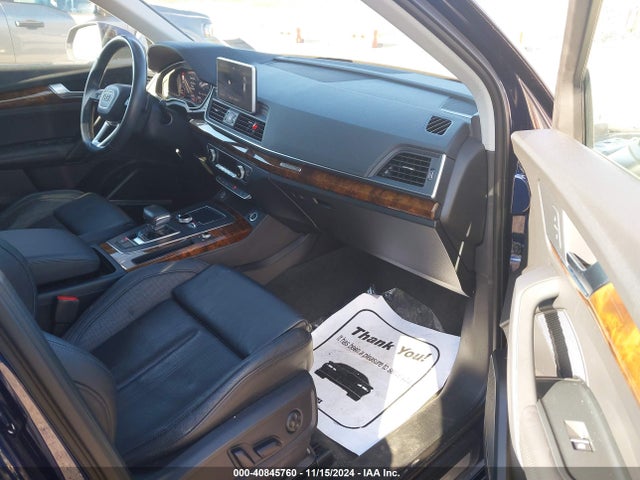 WA1CNAFY7J2073139 Audi Q5 2.0t Premium/2.0t Tech Premium