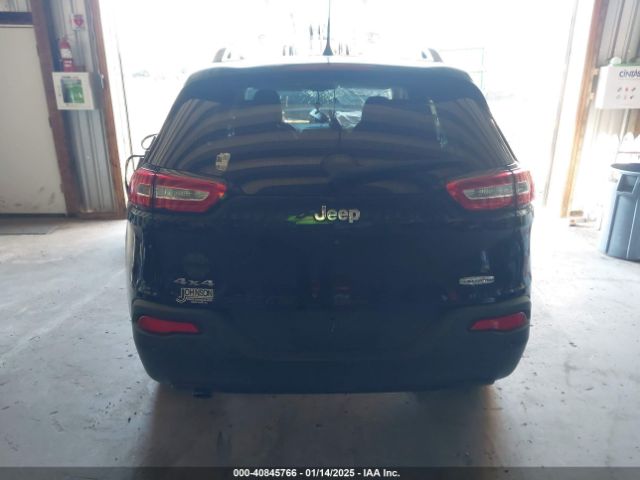 1C4PJMCBXHW521302 Jeep Cherokee Latitude 4x4