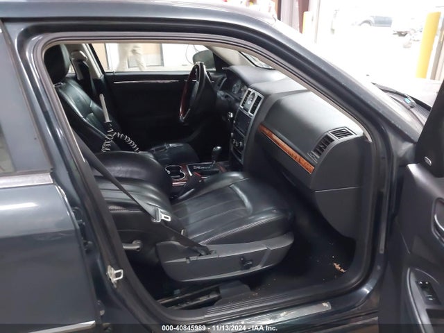2008 Chrysler 300c მანქანა იყიდება აუქციონზე, vin: 2C3LK63H18H105122, აუქციონის ნომერი: 40845989