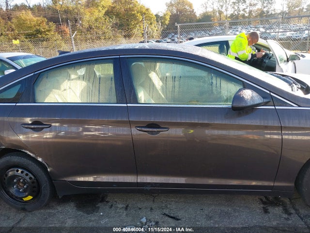 Hyundai SONATA SE 2016 5NPE24AF2GH314059 Image 14