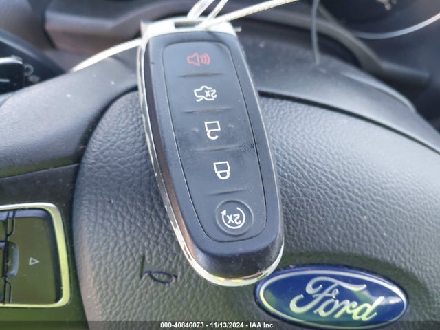 1FMCU0JD0HUA18887 Ford Escape Titanium