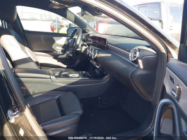 WDD3G4FB9KW006071 Mercedes-Benz A 220 4matic