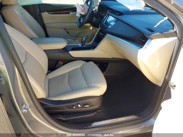 2018 CADILLAC XT5 1GYKNCRS1JZ105833 Photo 4