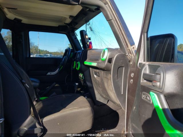 1C4BJWFG0GL261506 Jeep Wrangler Unlimited Rubicon